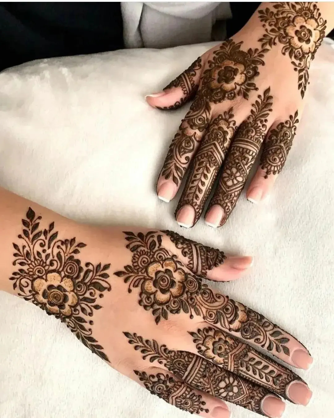 Modern Mehndi Design - leafy