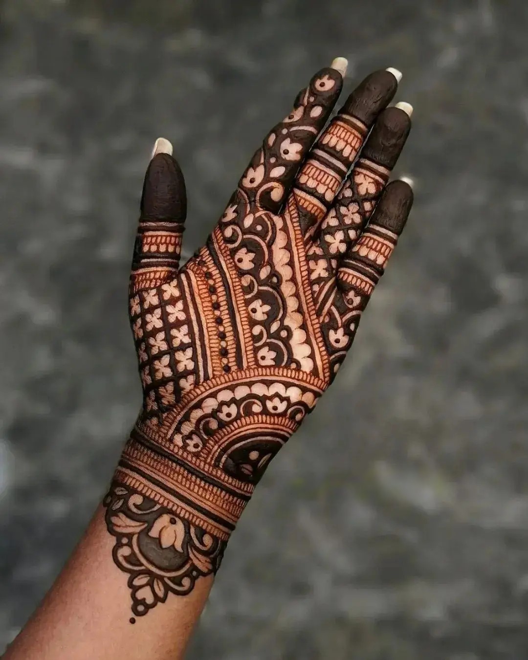 Modern Mehndi Design - farrago