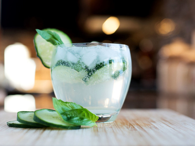 diy cocktail recipes gin cucumber basil smash