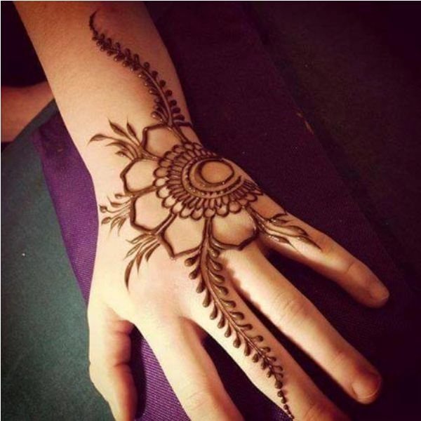 mehendi designs for kids _ back half flower