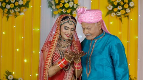 Bride Showing her Mehendi