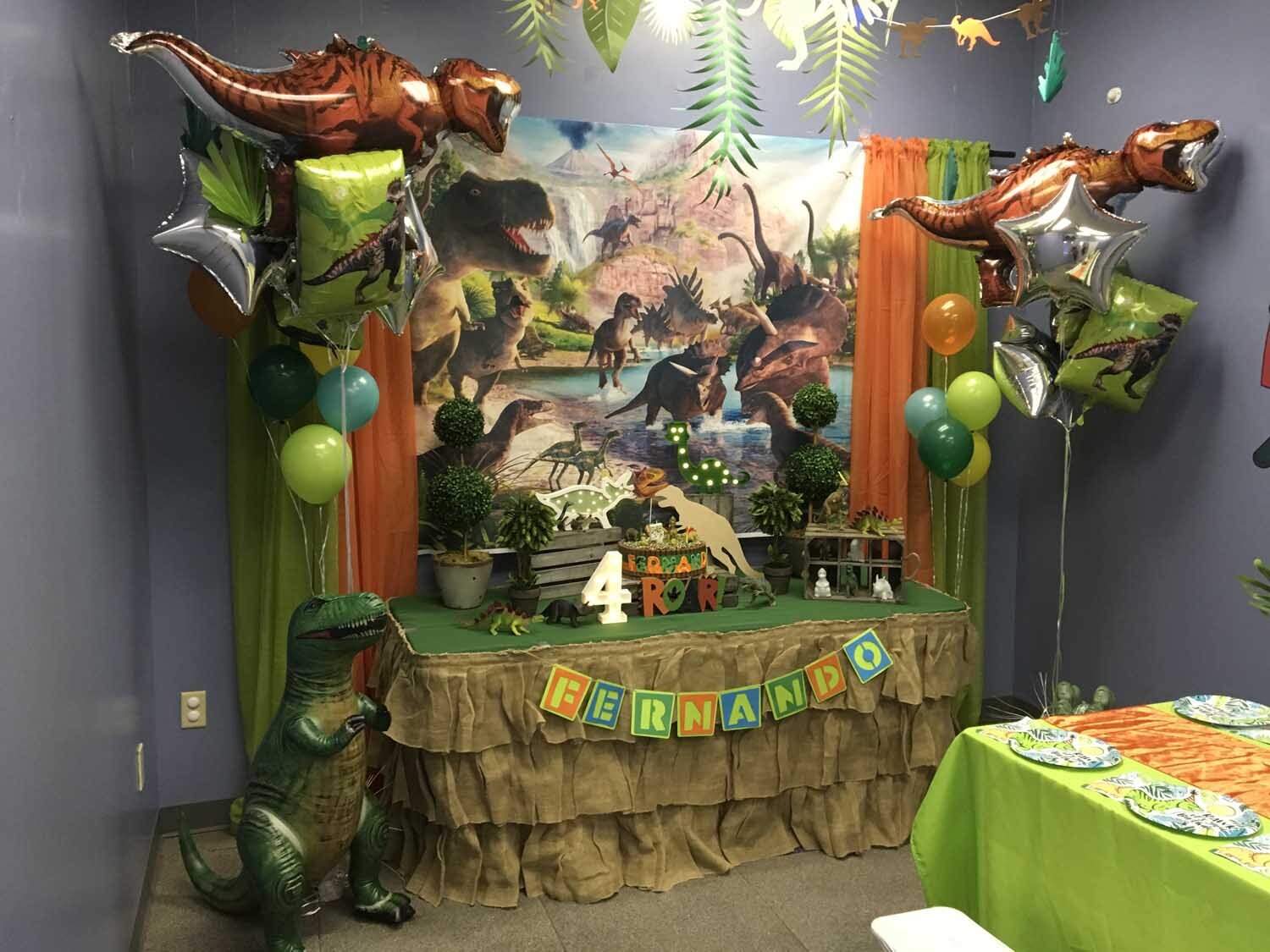 Dinosaur Birthday Themes For Kids