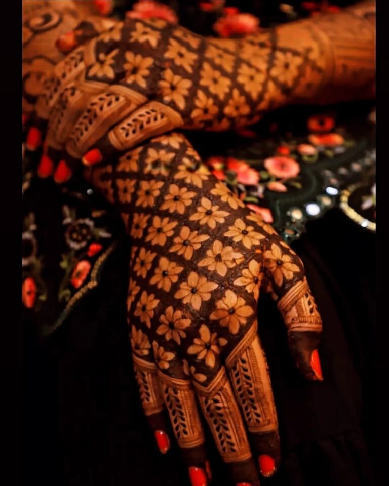 3D jaal - Back Hand Mehendi Designs