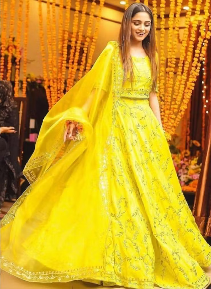 Bengali Haldi Look - silk lehenga