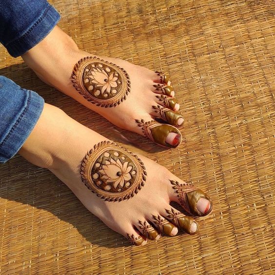 lotus for leg - circle mehendi designs