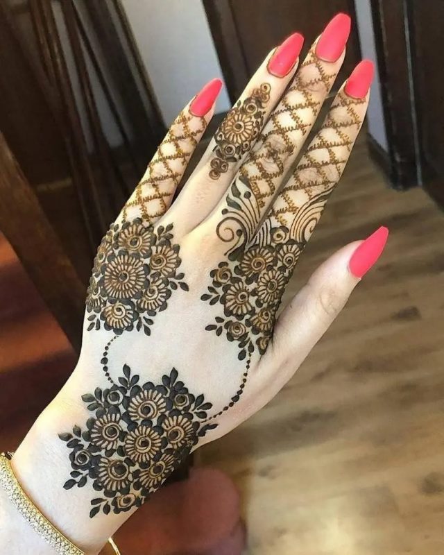 arabic for hands - circle mehendi designs