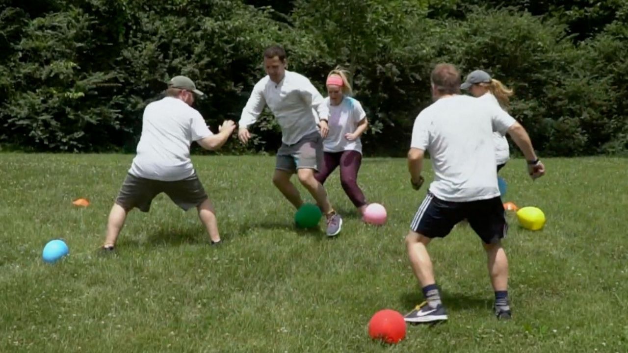 balloon stomp games to play with the group