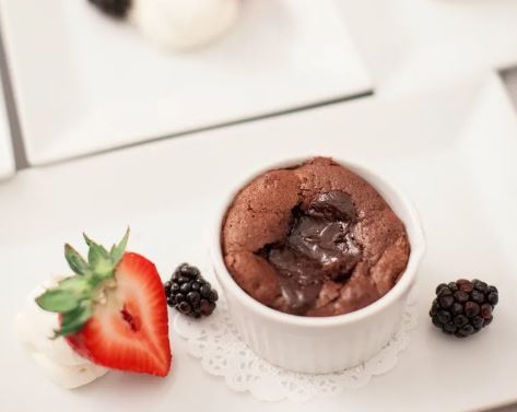 chocolate lava cakes dessert for wedding