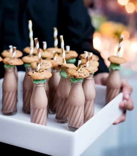 chocolate milkshakes with choco chip cookies