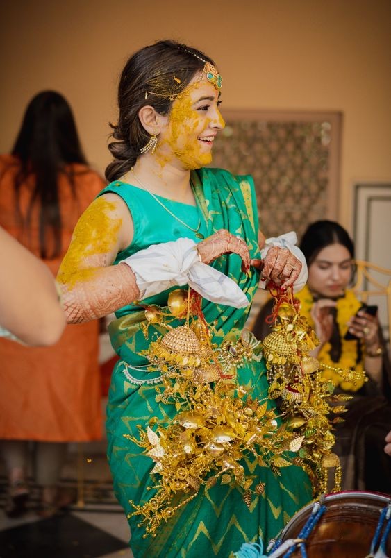 chuda ceremony - haldi poses for bride