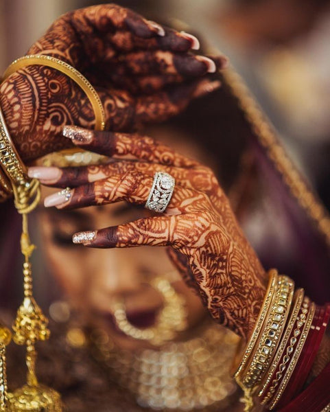 close up bride mehndi poses