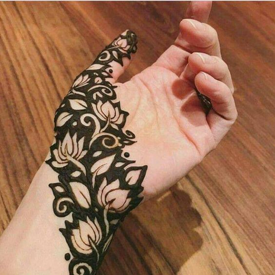 dark + floral - arabic mehendi design