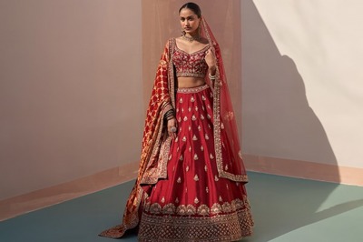 designer lehengas red