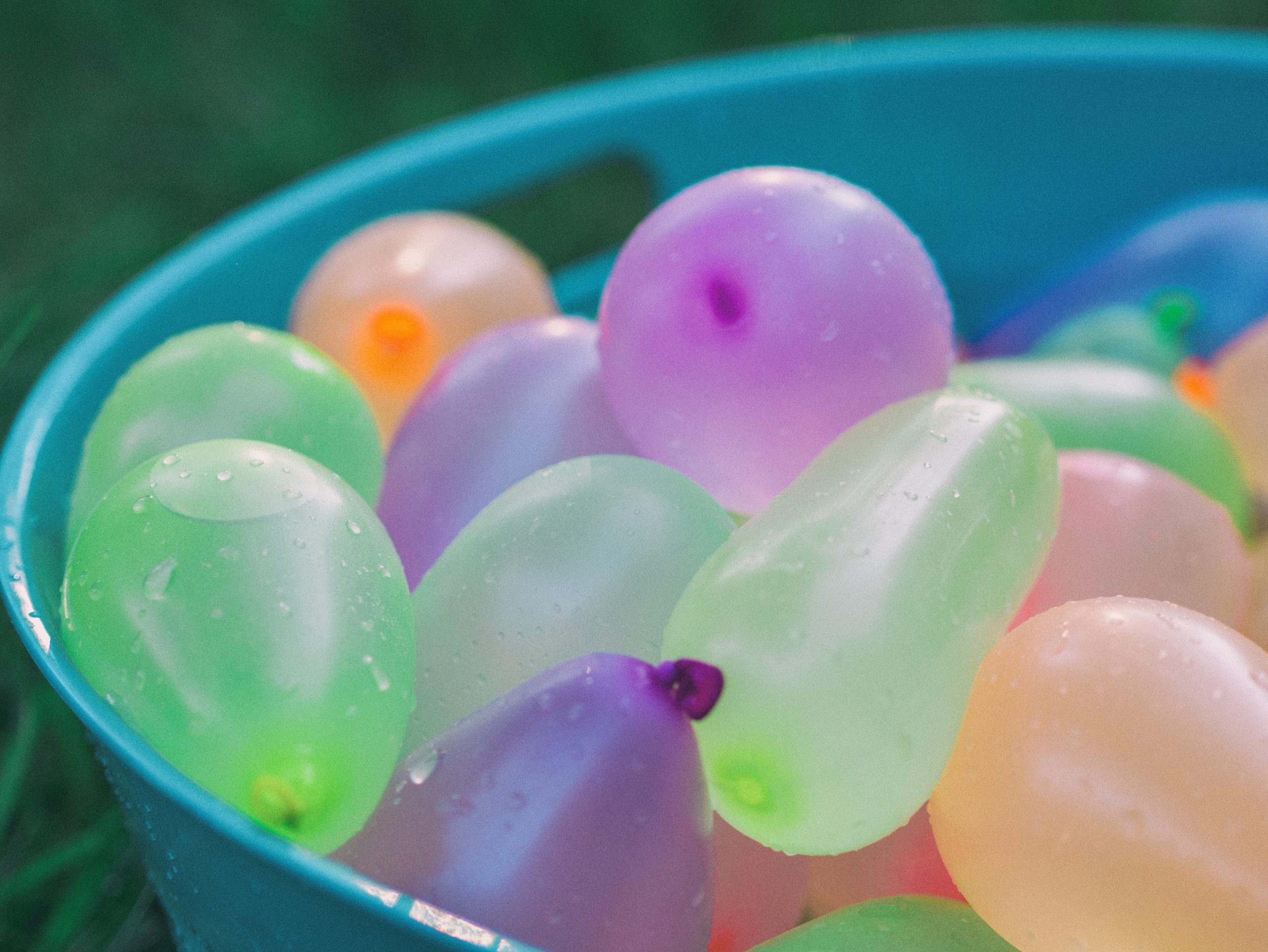 dodge the water balloons group games to play