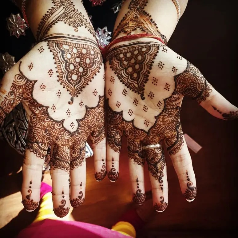 dotted diampond full hand mehendi design