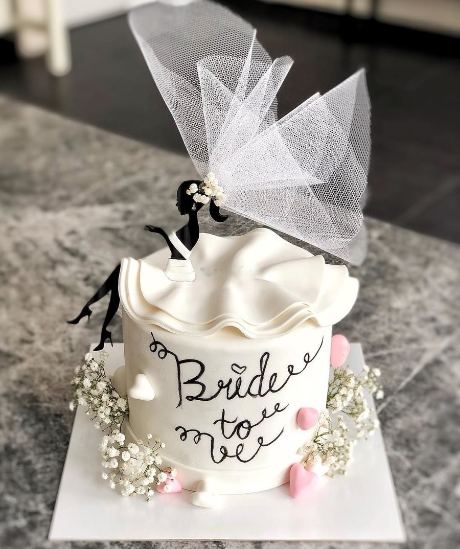 Bride to be Cake - dress shape