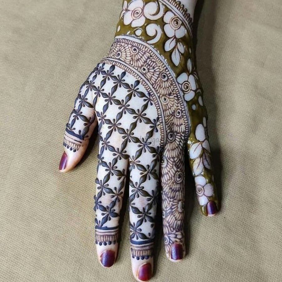 dual design floral mehendi designs