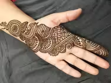 mehendi designs for fair skin
