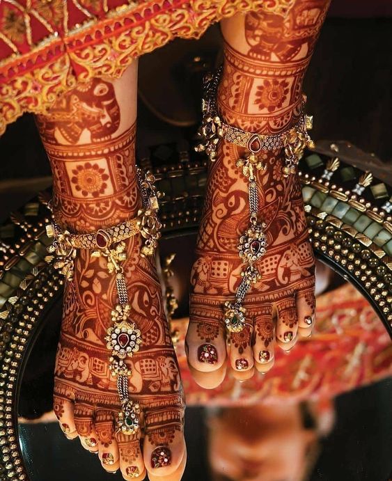 flaunt your feet jewellery mehndi poses