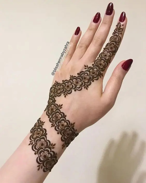 minimalistic floral band arabic mehndi design