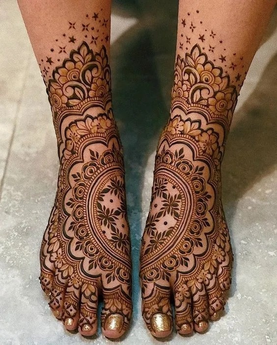 floral mehndi design for legs