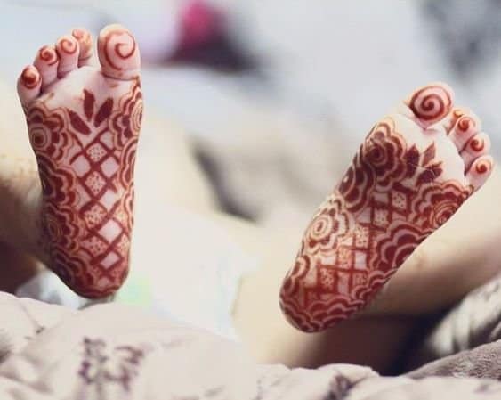 full feet covered mehendi designs for kids