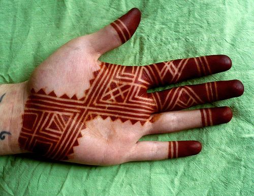 Small Mehndi Design - geometry