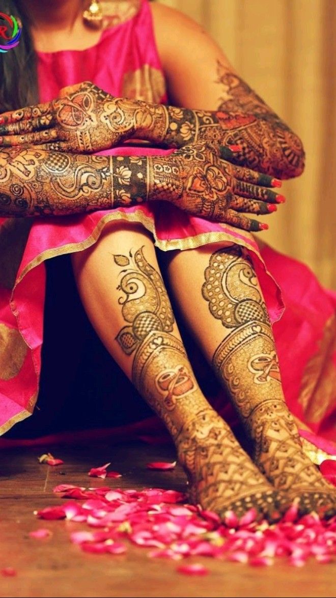 hands and legs mehndi poses