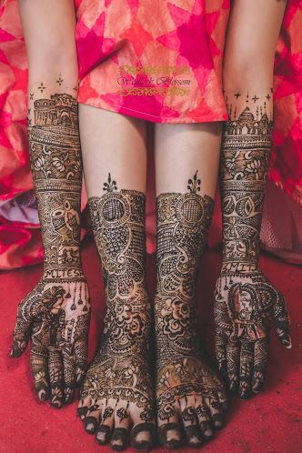 hands and legs mehndi poses