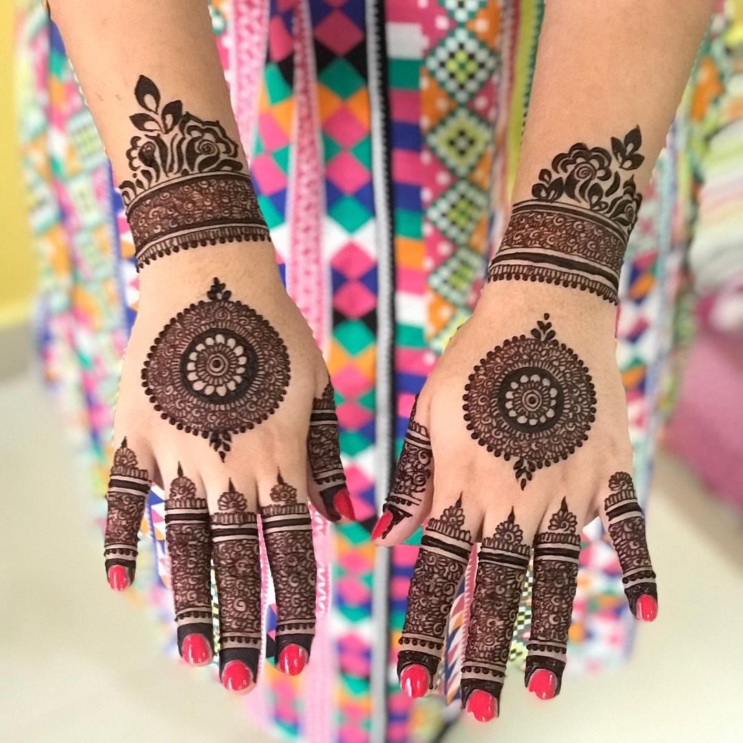 intricate design - Minimal mehendi designs