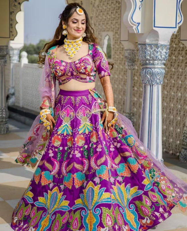 lehenga for bengali haldi ceremony with floral jewellery