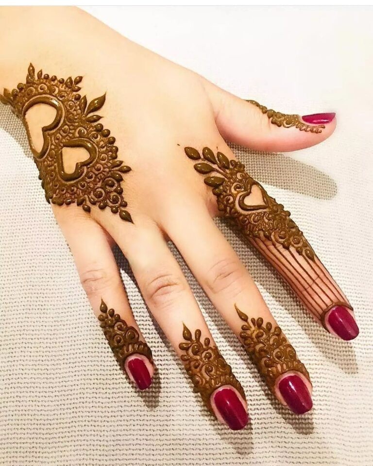 little hearts - Back Hand Mehendi Designs