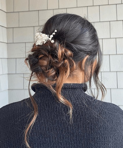 loose messy bun