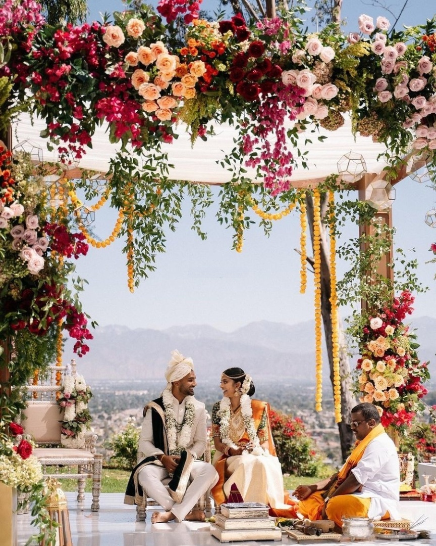 beautiful mandap decoration for south indian wedding