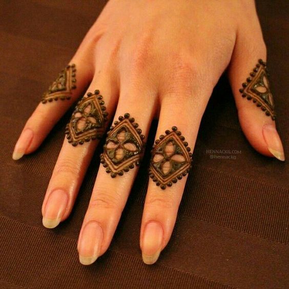 negative flower finger mehendi design