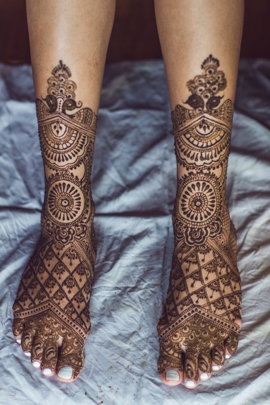 peacock design leg - circle mehendi designs