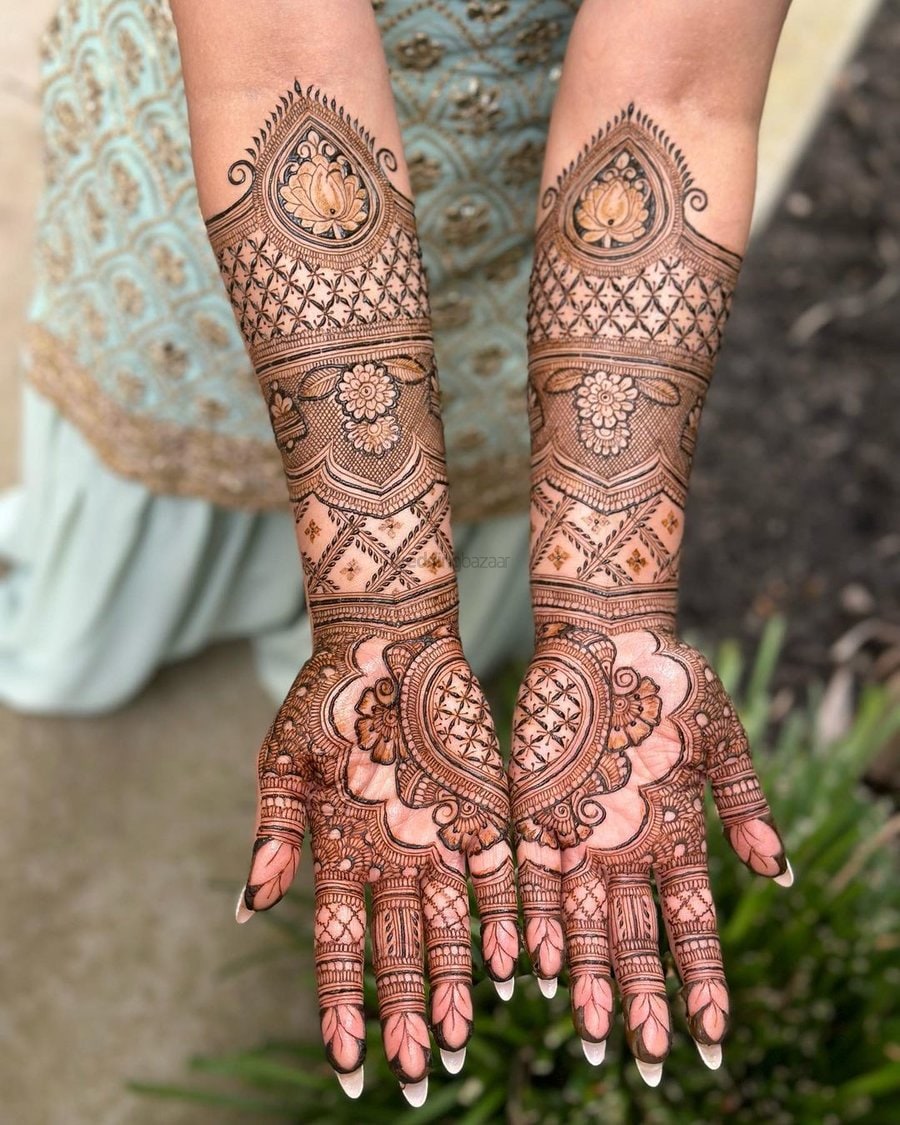 pear shaped floral full hand mehndi