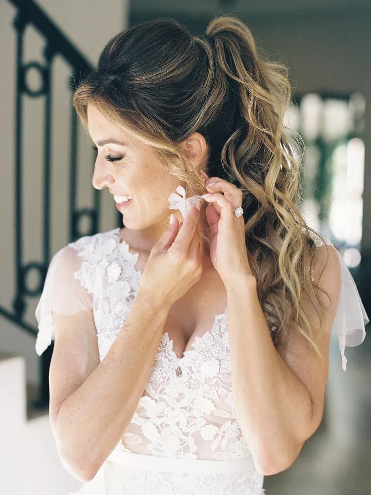 tousled ponytail for wedding