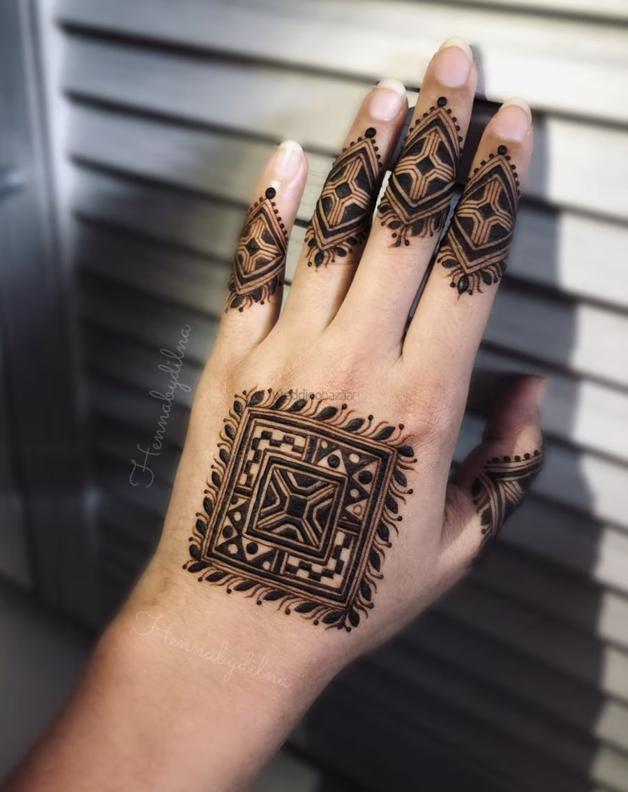 quadrangle shaped mehndi design for fingers