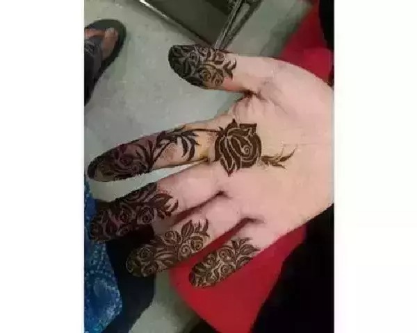 rose design - finger mehendi designs