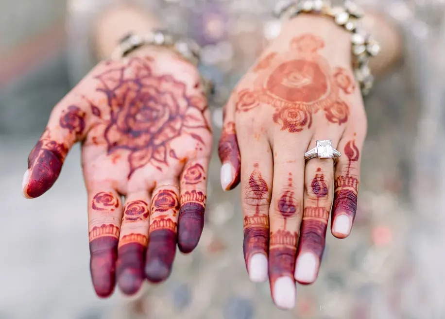 rosy design - minimal mehendi designs