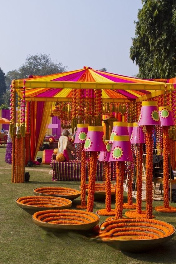 Mehndi Decor - genda phool