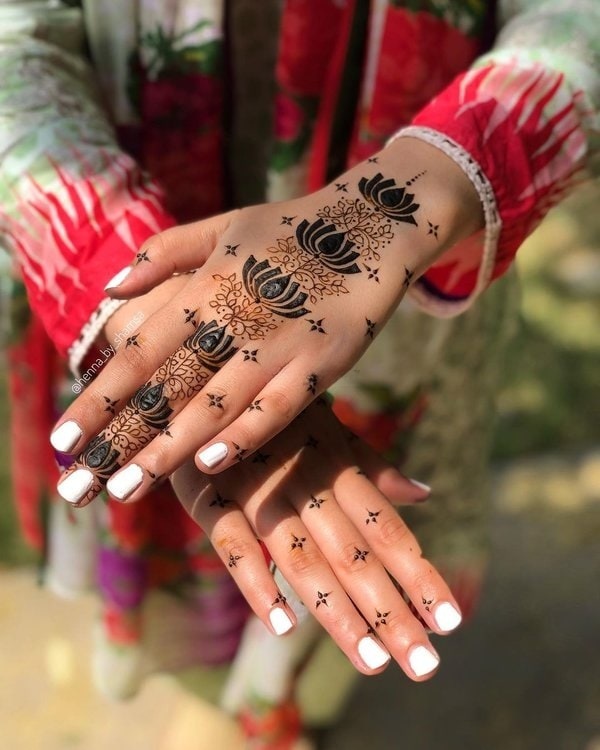 simple minimal backhand groom mehndi design