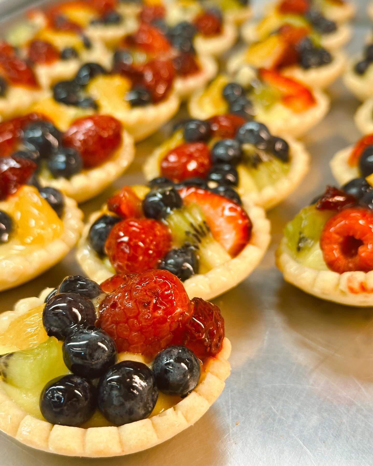 small sized fruit tarts for wedding