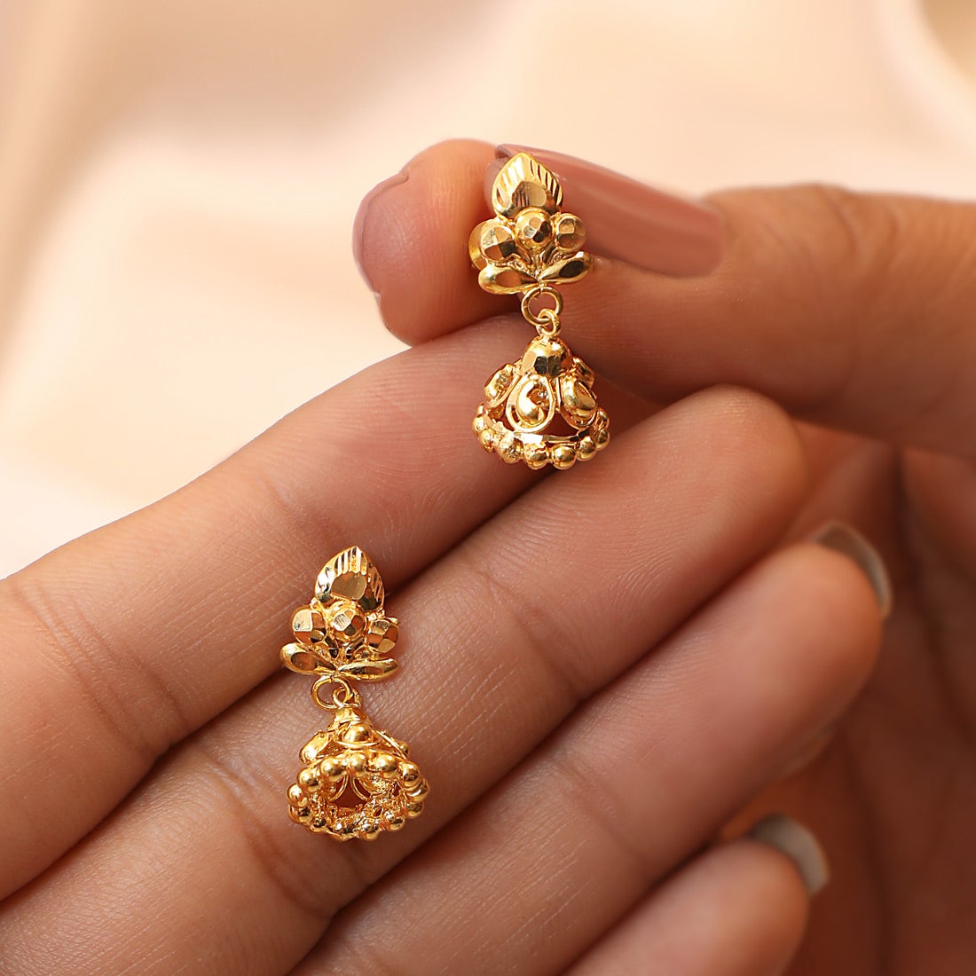 unique gold jhumka design