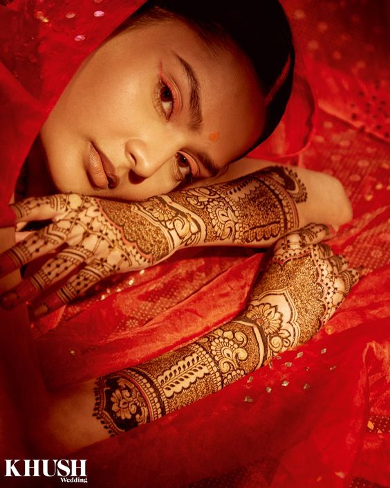 simple bridal mehndi poses solo